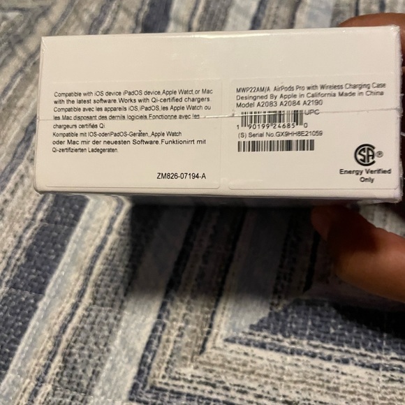 AirPod Pro - Picture 3 of 5